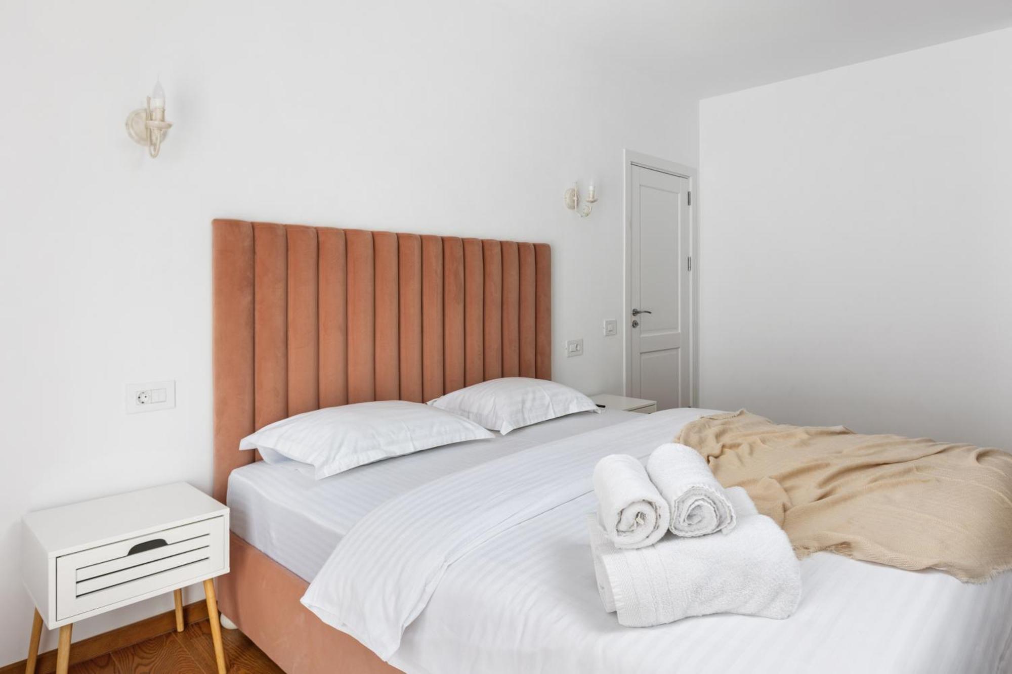 Peak Aparthotel - Old Town - By Cityhost Braşov Exterior foto
